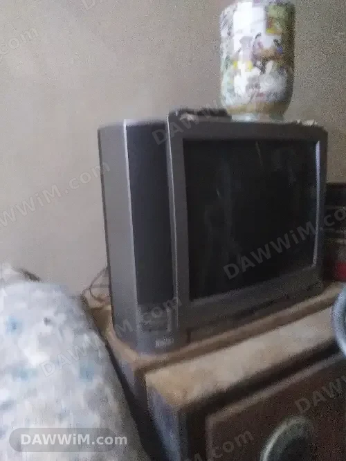 تلفزيون توشيبا مع جهاز التحكم