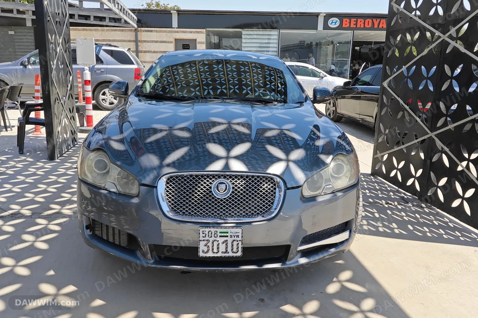 سيارة جاغوار Jaguar XE موديل 2011