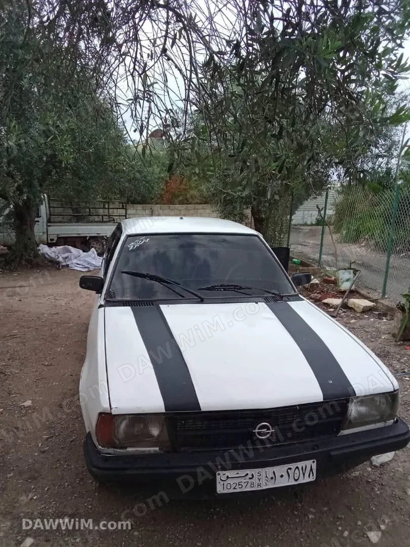 سيارة اوبل سكونا موديل 1977 للبيع