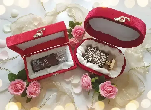 عبوات هدايا عطور رجالية ونسائية وشرقية