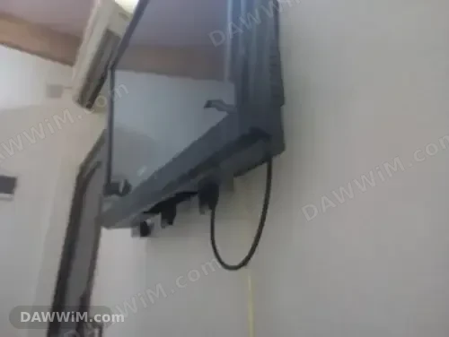 شاشة توشيبا أصلية مستعملة بحالة ممتازة