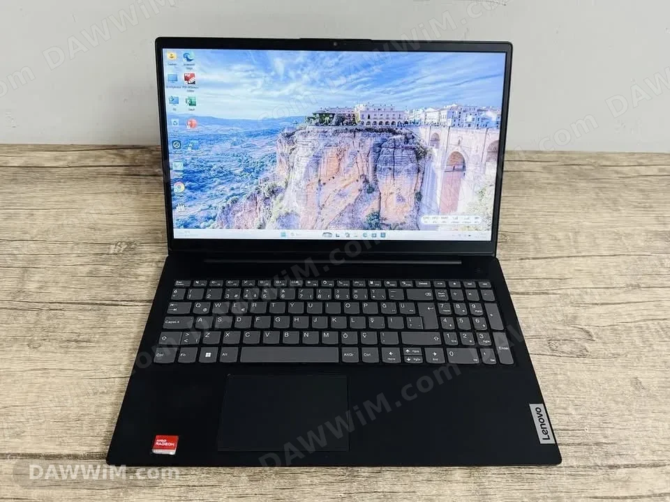 لابتوب بمعالج Ryzen 7 من الجيل الثالث عشر