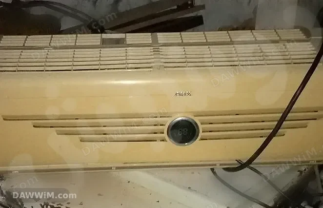 مكيف جداري 1 طن صناعة إماراتية مستعمل