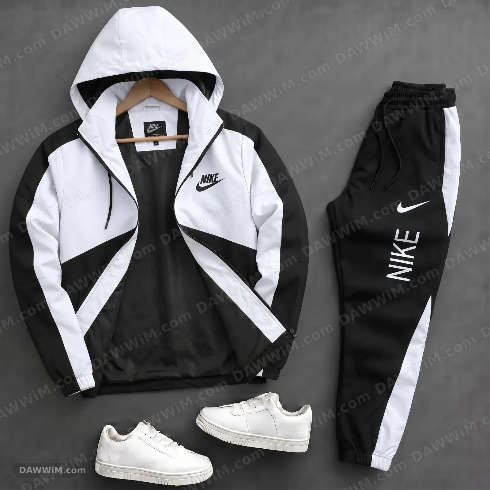 بدلة رياضية NIKE مقاس L بألوان متعددة
