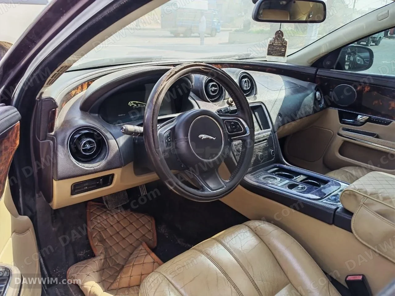 جاغوار XJ موديل 2016 مستعملة