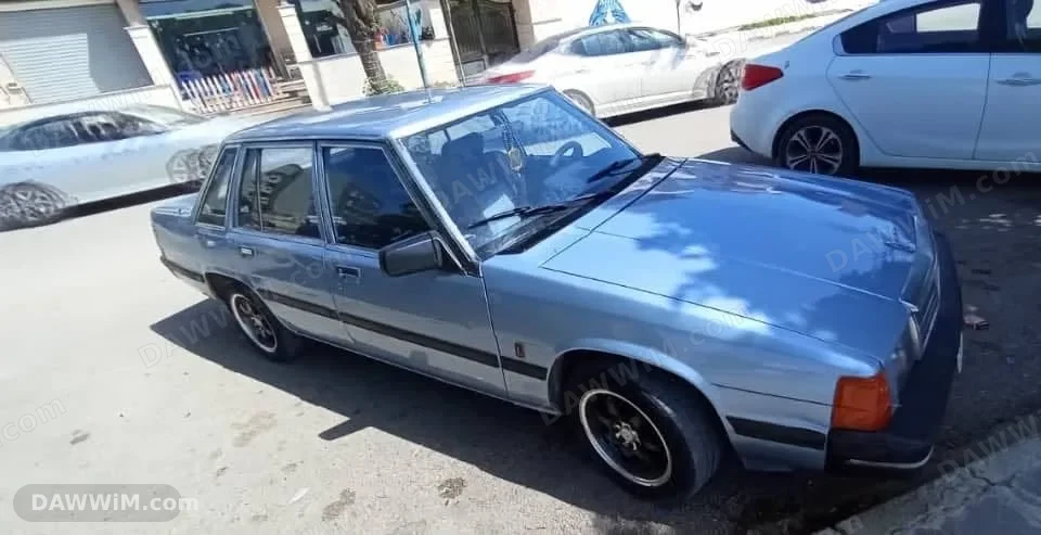 للبيع سيارة مازدا 929