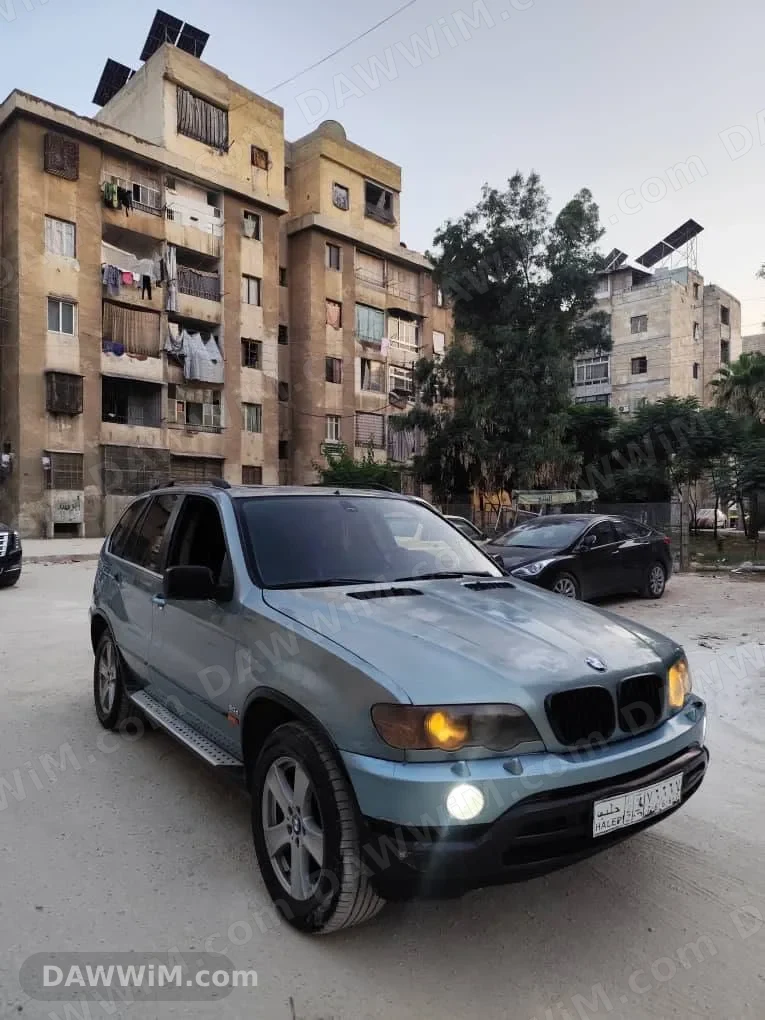 سيارة بي إم دبليو X5 موديل 2003 للبيع