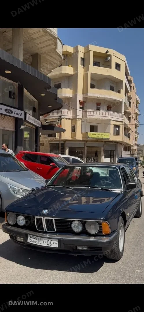 سيارة بي إم دبليو 735 موديل 1981 للبيع