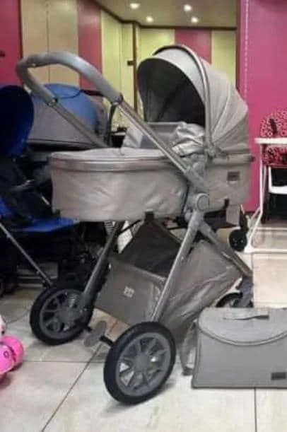 عرباية أطفال Kidilo مع بارك محمول وملحقات