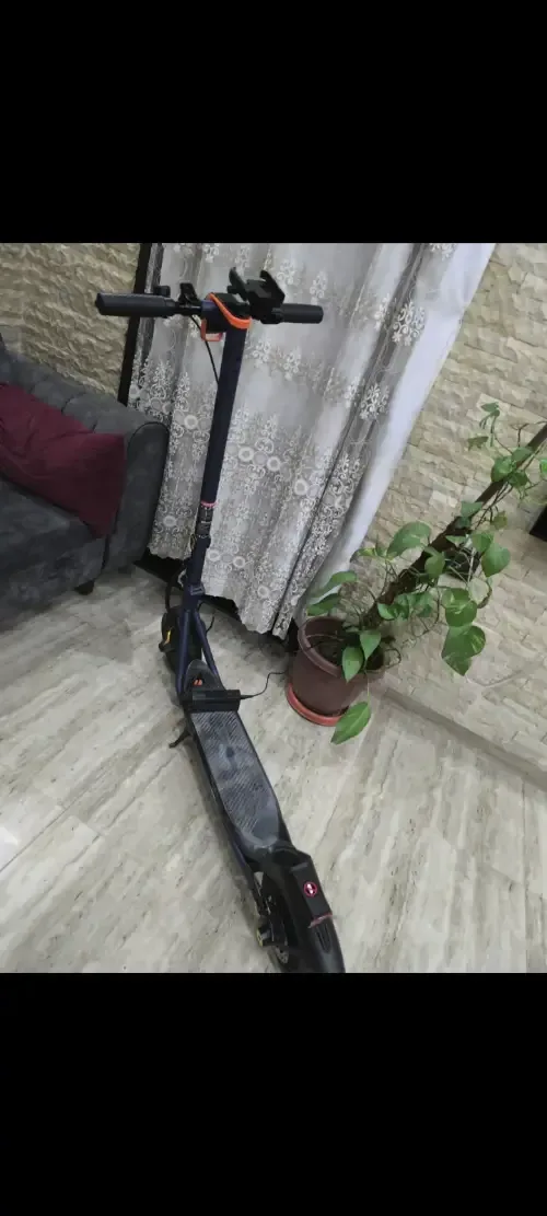 سكوتر كهربائي فرنسي شبه جديد