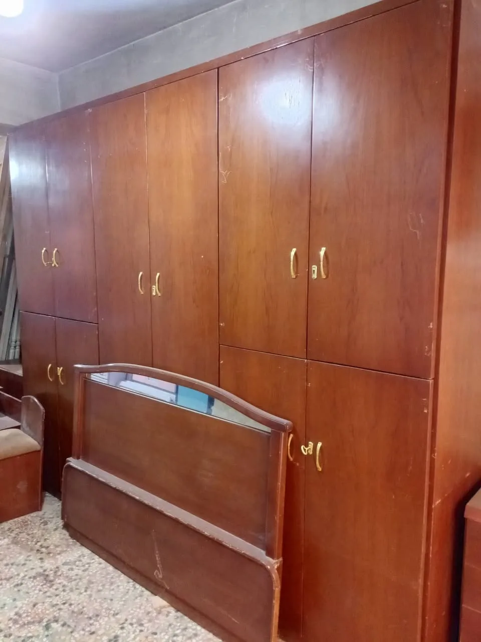غرفة نوم زان كاملة مع خزانة وتسريحة
