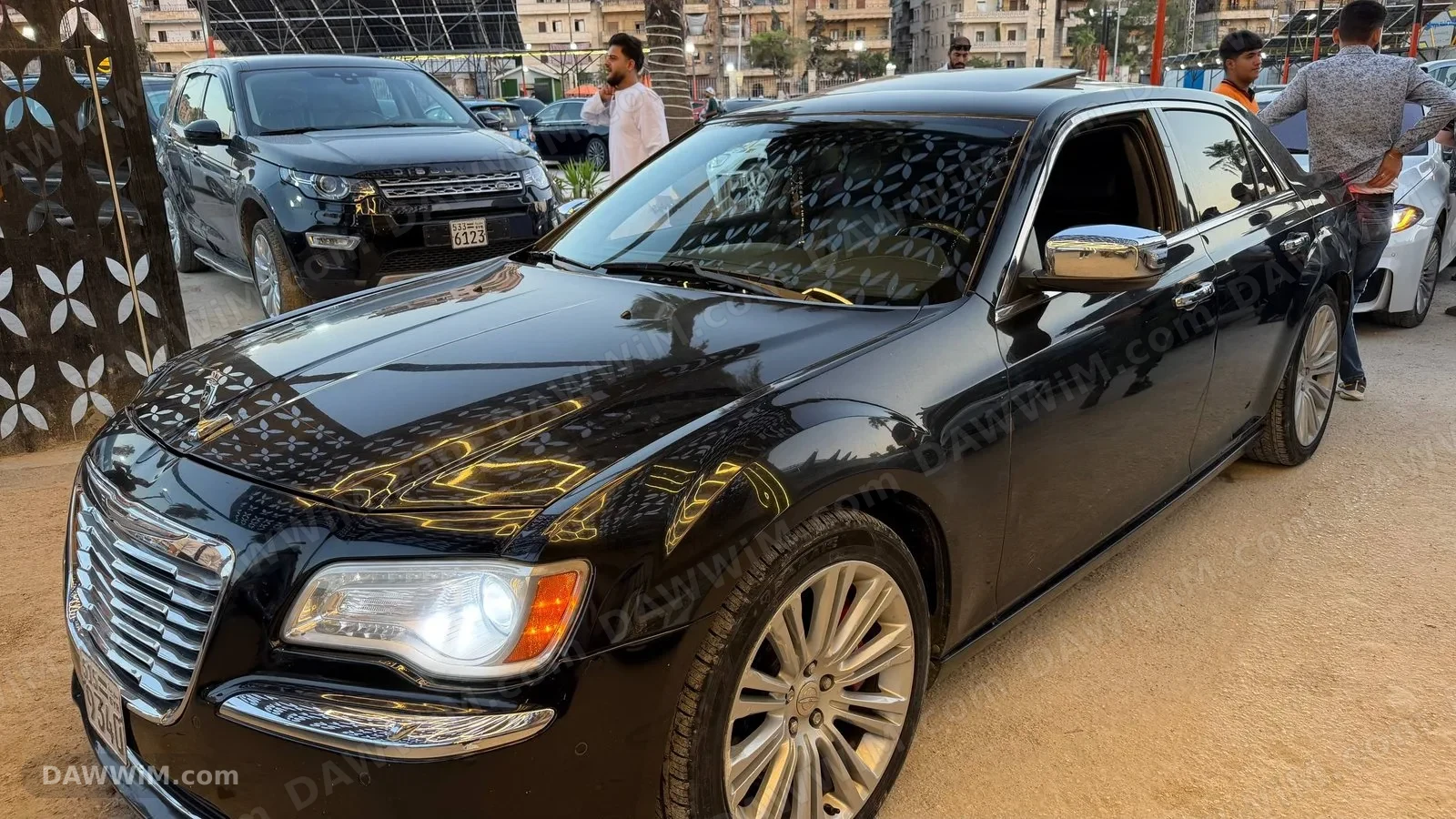 سيارة كرايسلر 300C موديل 2012 للبيع
