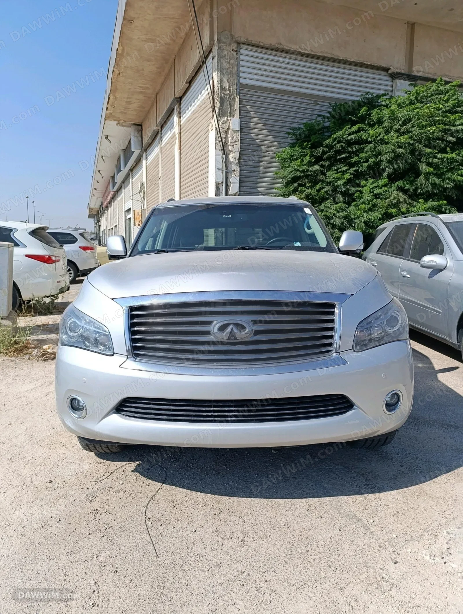 سيارة انفينيتي QX56 موديل 2012 للبيع