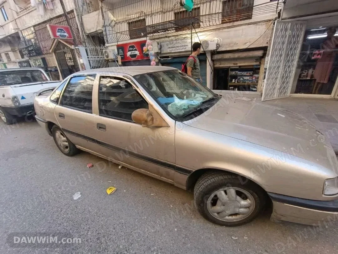 سيارة اوبل فيكترا مستعملة للبيع