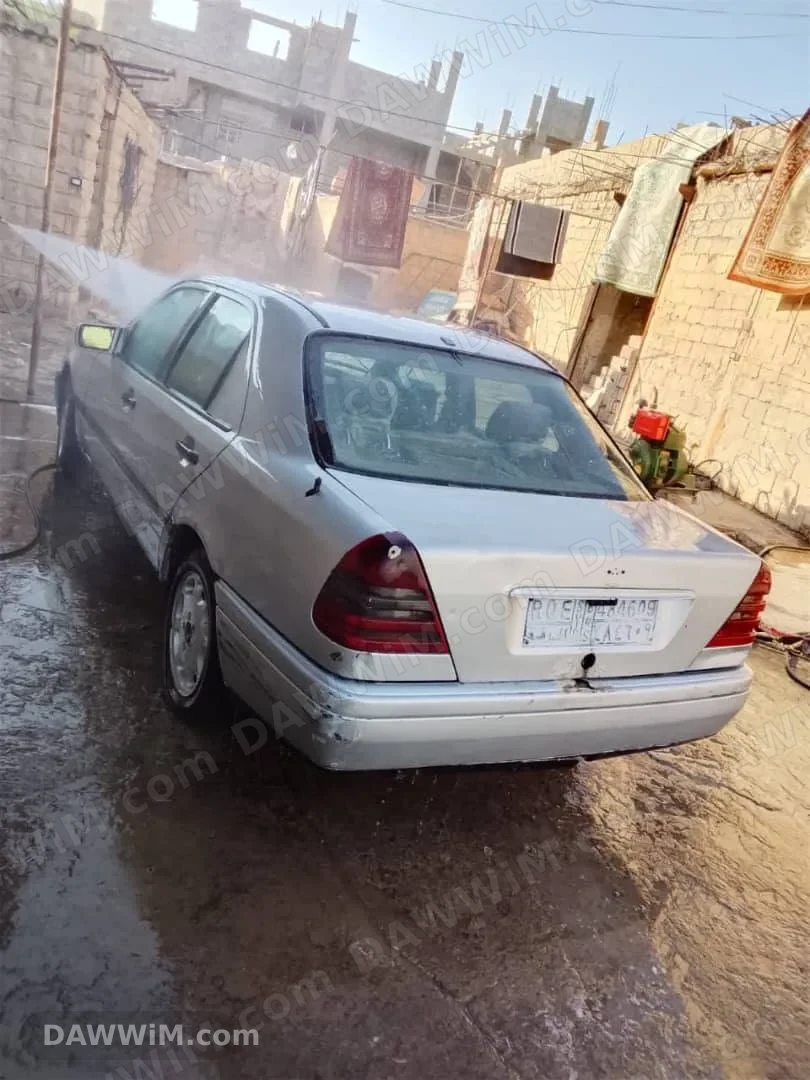 مرسيدس 220 للبيع في الرقة