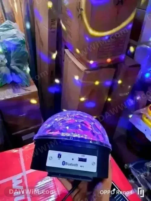 كرة إضاءة ديسكو مع سبيكر بلوتوث