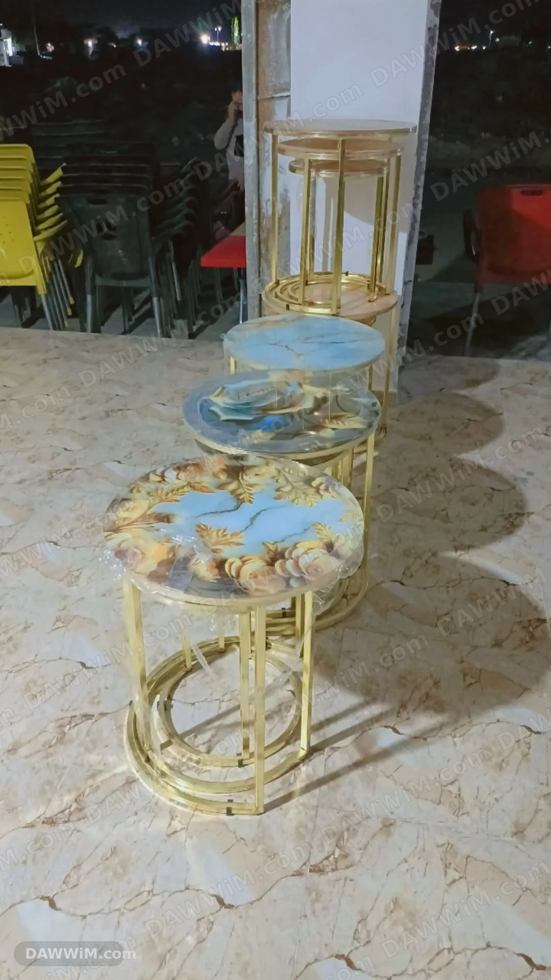 عرض طقم طاولات ثلاثي