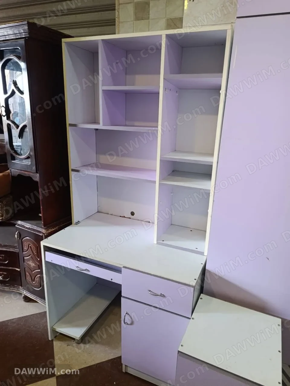 غرفة نوم شبابية للبيع