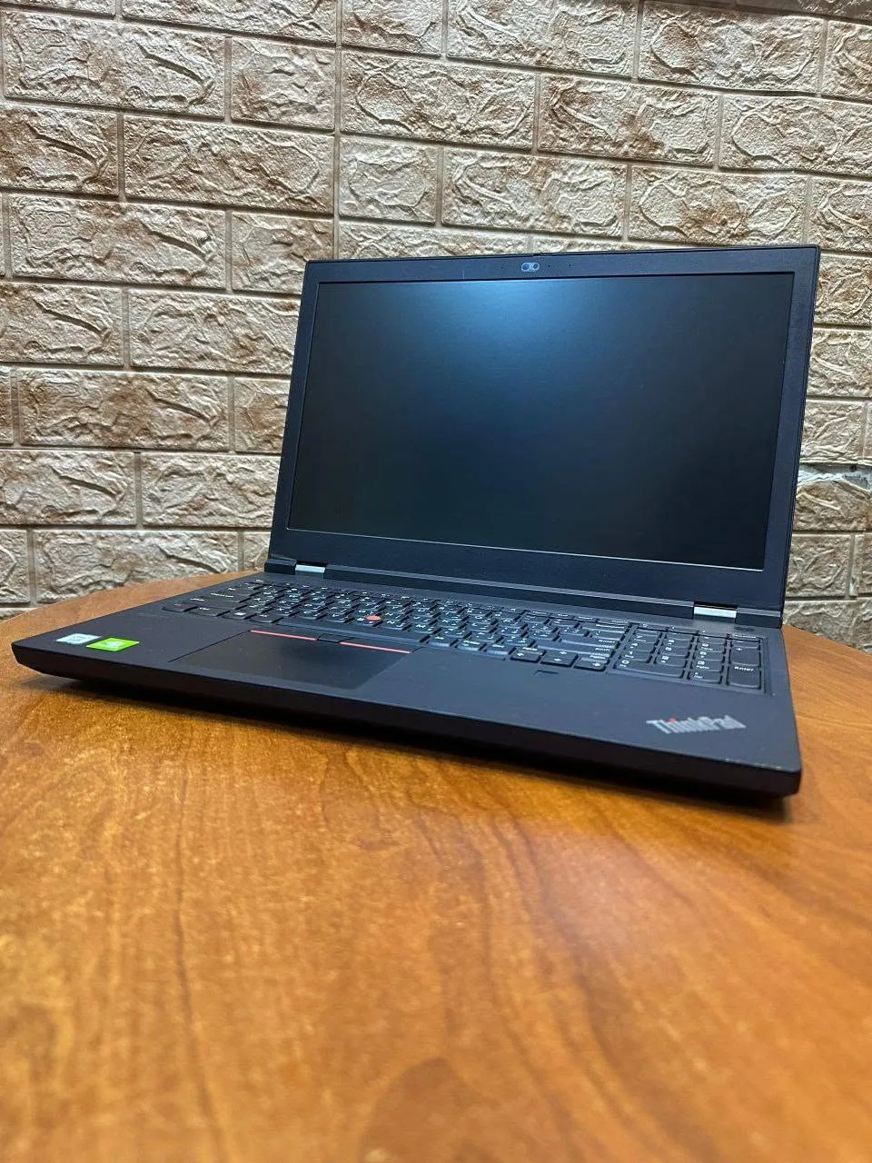 لابتوب Lenovo ThinkPad هندسي بمعالج Xeon وذاكرة 16GB