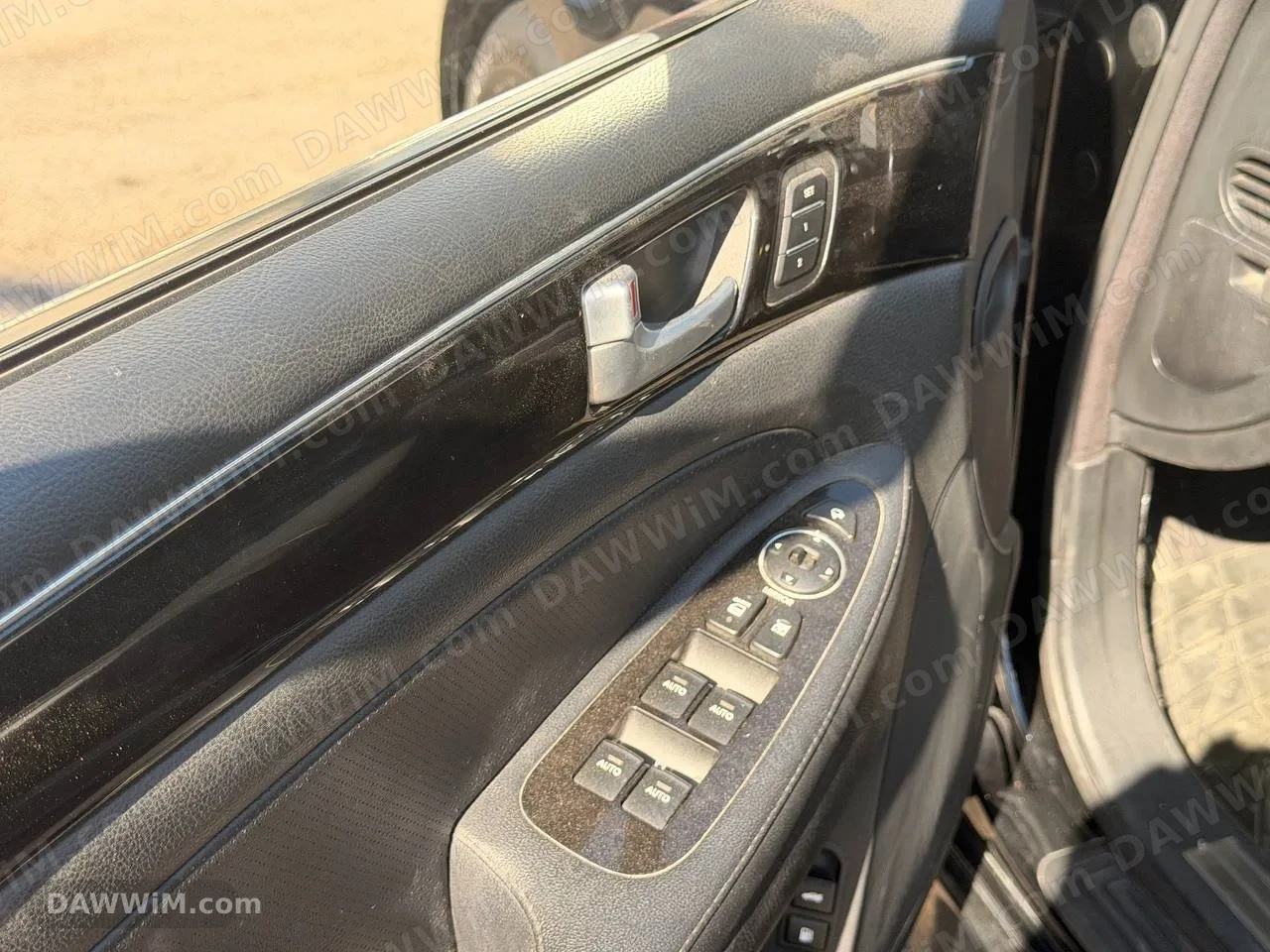 Genesis BH330 2012 للبيع