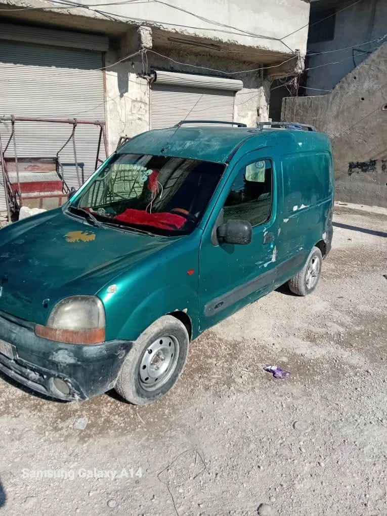 رينو 2002 جاهزة للبيع والتفريغ