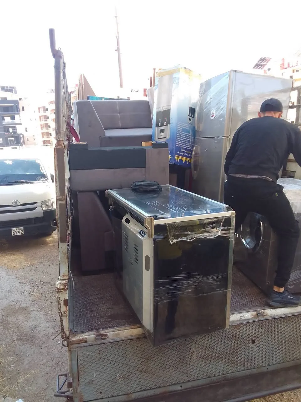 خدمة نقل وفك وتركيب داخل السويداء