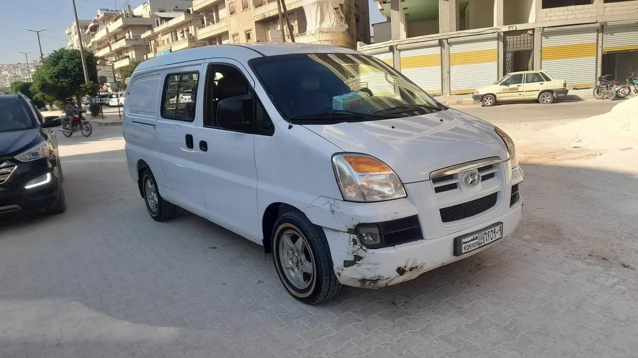 فان هيونداي مغلق موديل 1998 للبيع في عفرين