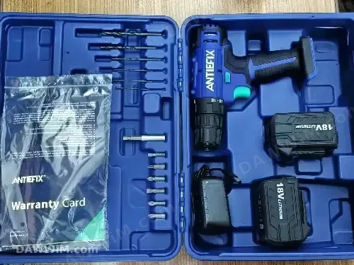 مثقب بطارية Antifix مع بطاريتين وشاحن و12 قطعة