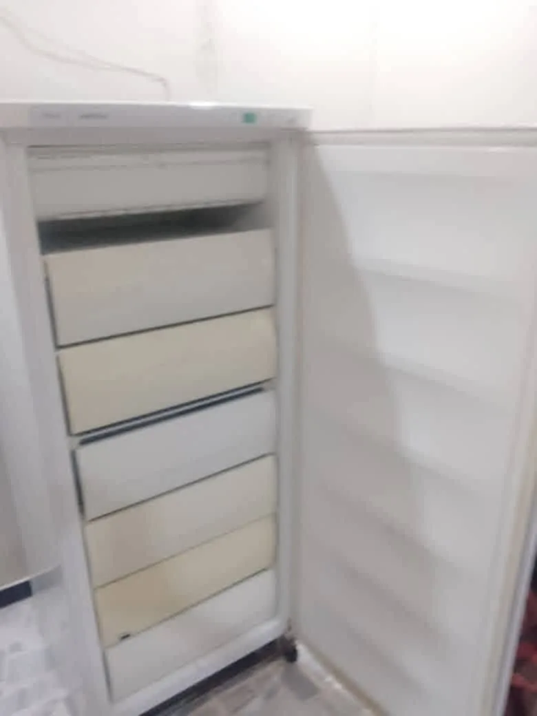 فريزة هاي لايف شبه جديدة للبيع