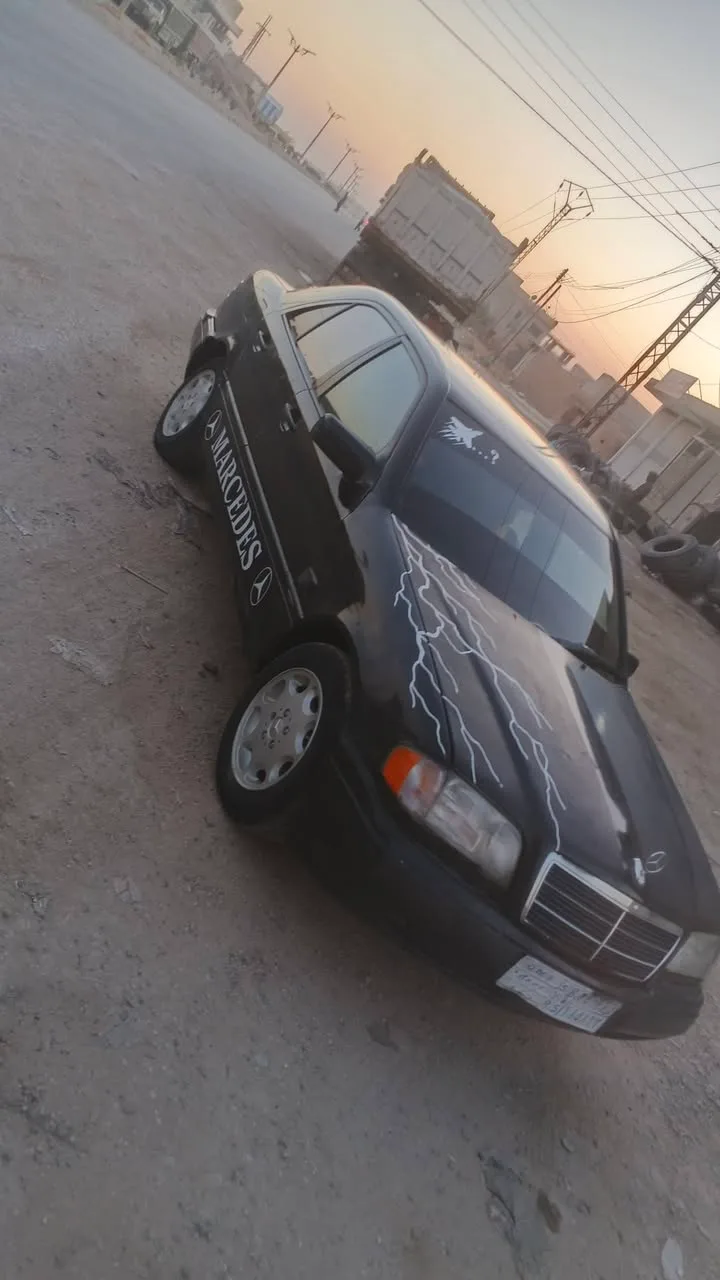 مرسيدس C220 موديل 2001 للبيع في الحسكة