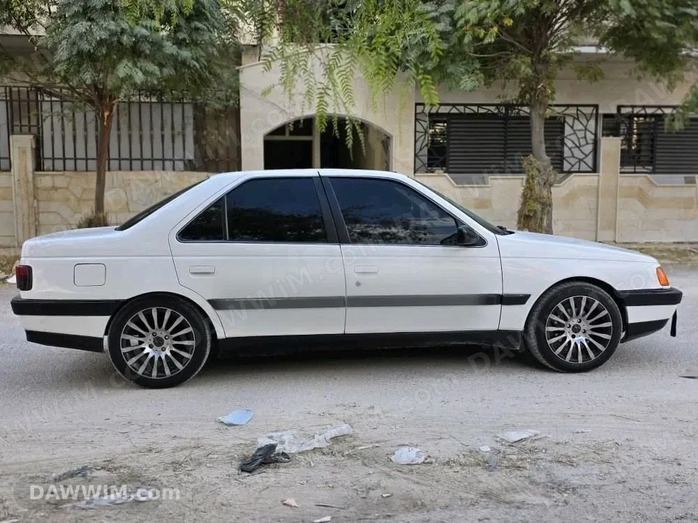 سيارة بيجو 405 موديل 1993 للبيع