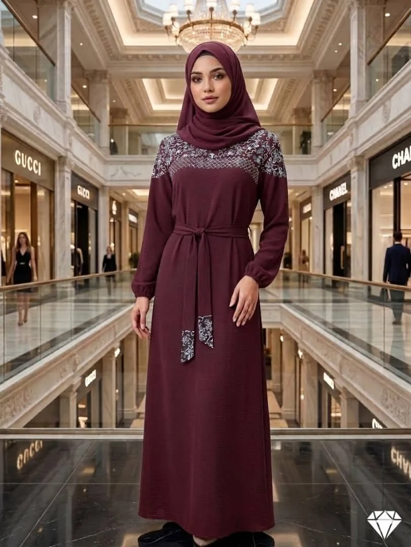 فستان نسائي طويل بتصميم محتشم