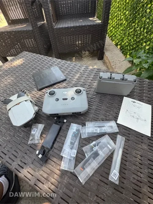 درون DJI Mini 2 Fly More Combo بحالة ممتازة