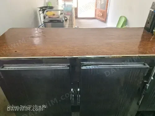 براد واجهة 3 أبواب بحالة ممتازة