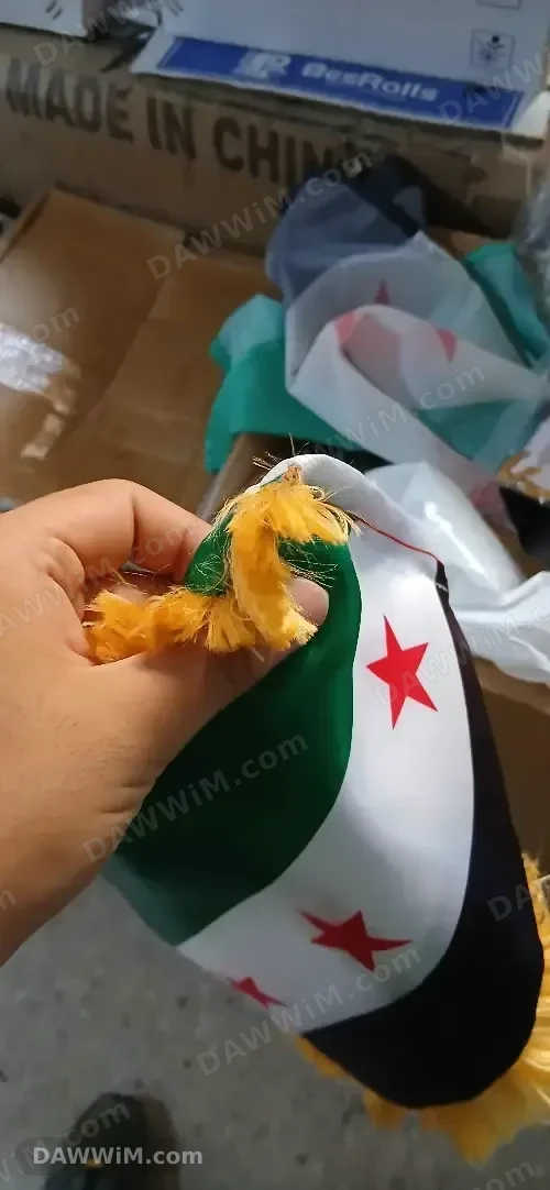 أعلام سوريا مكتبية صغيرة عدد 100 للبيع بالجملة والمفرق