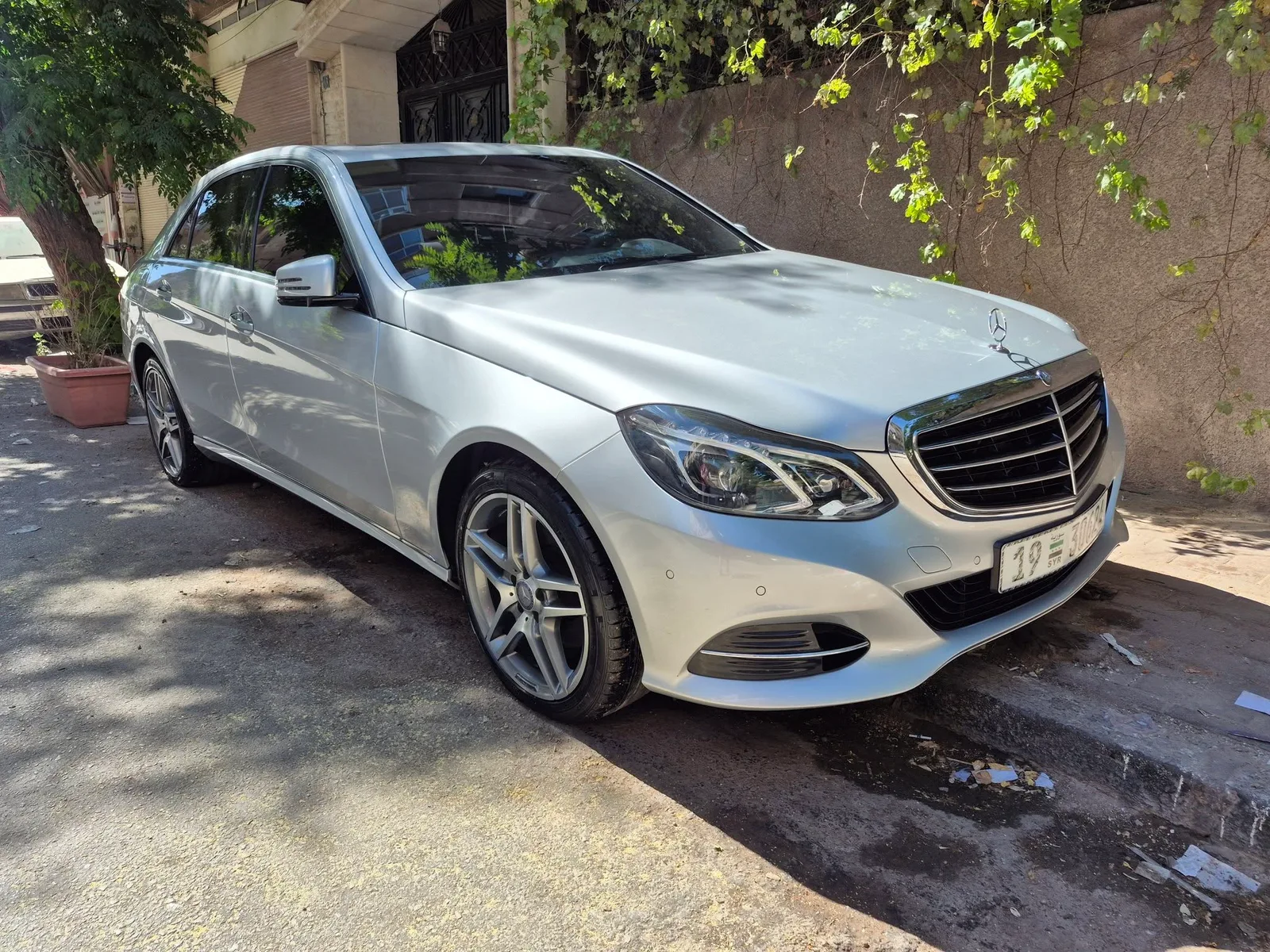 مرسيدس بنز E300 موديل 2014 للبيع في دمشق