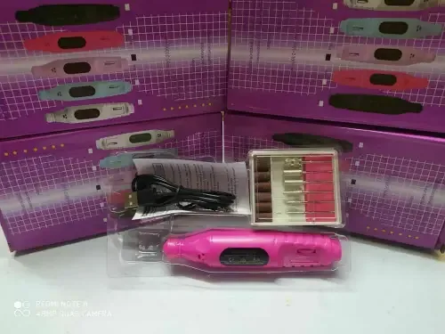 مبرد أظافر USB مع 6 رؤوس