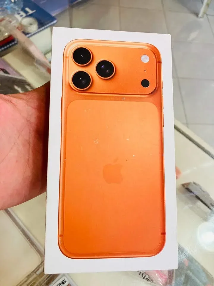 iPhone 17 Pro Max جديد لون برتقالي 256GB شريحتين eSIM