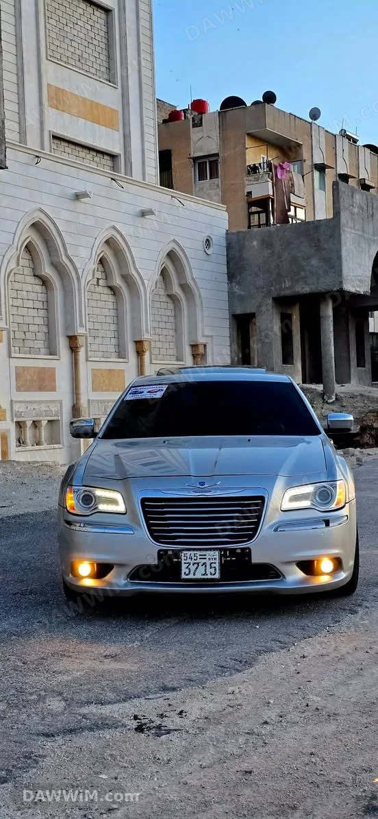 كرايسلر 300C موديل 2013 للبيع