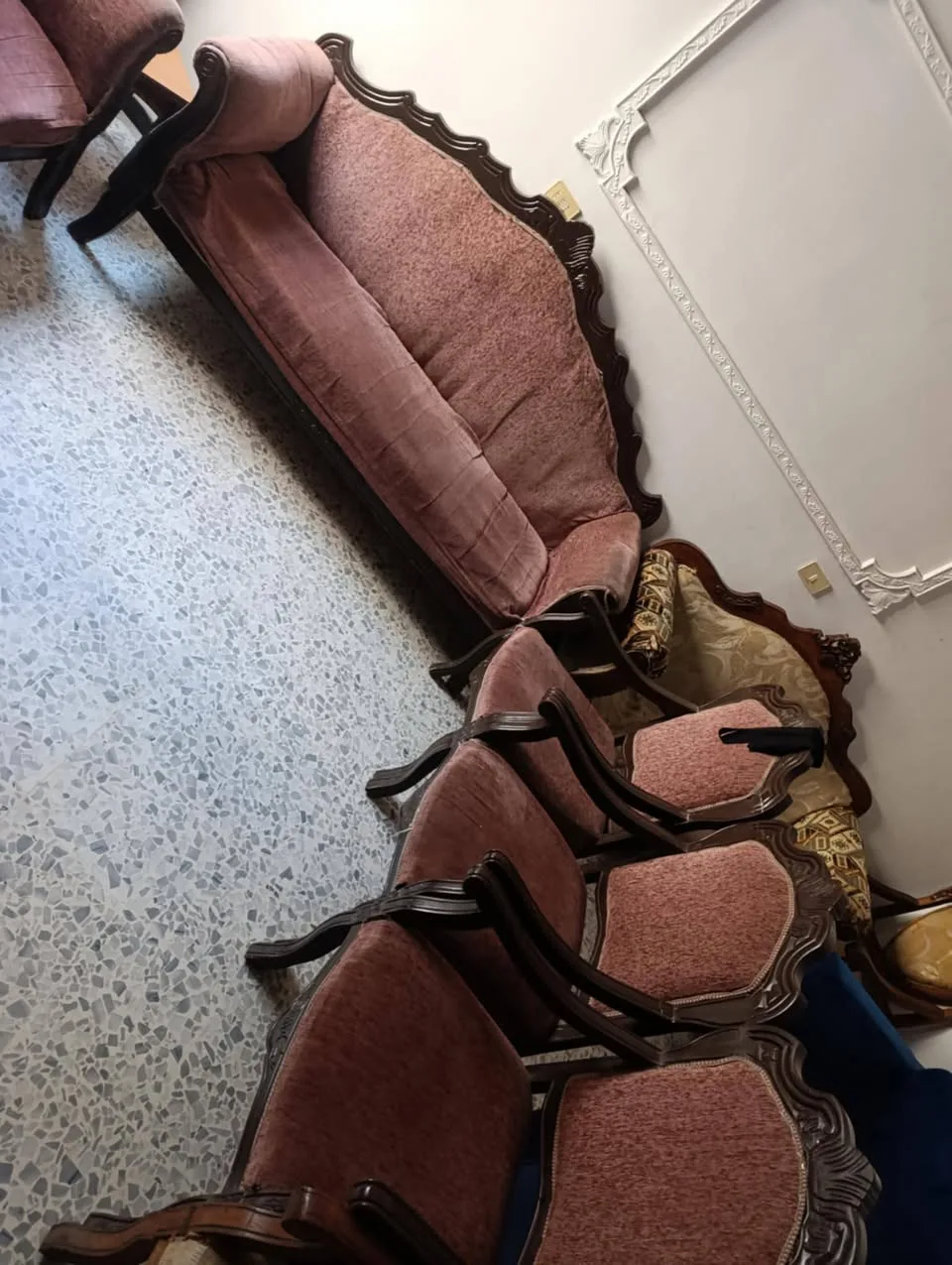 للبيع مجموعة أثاث منزلي مستعمل بحالة جيدة في حمص العباسية