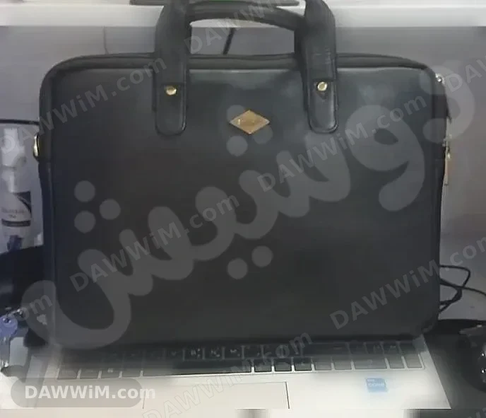 حقيبة لابتوب جلد طبيعي من Laveri