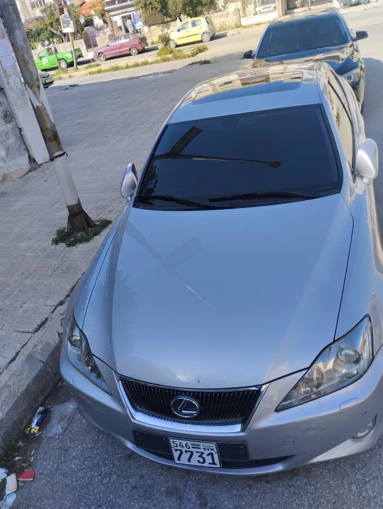 لكزس 250 موديل 2008 للبيع بحالة ممتازة