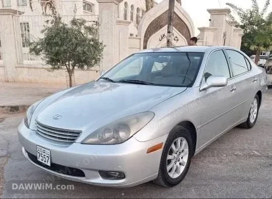 سيارة ليكسوس LBX موديل 2004 للبيع