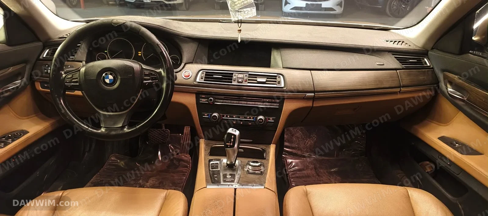 سيارة BMW 740 موديل 2012 للبيع