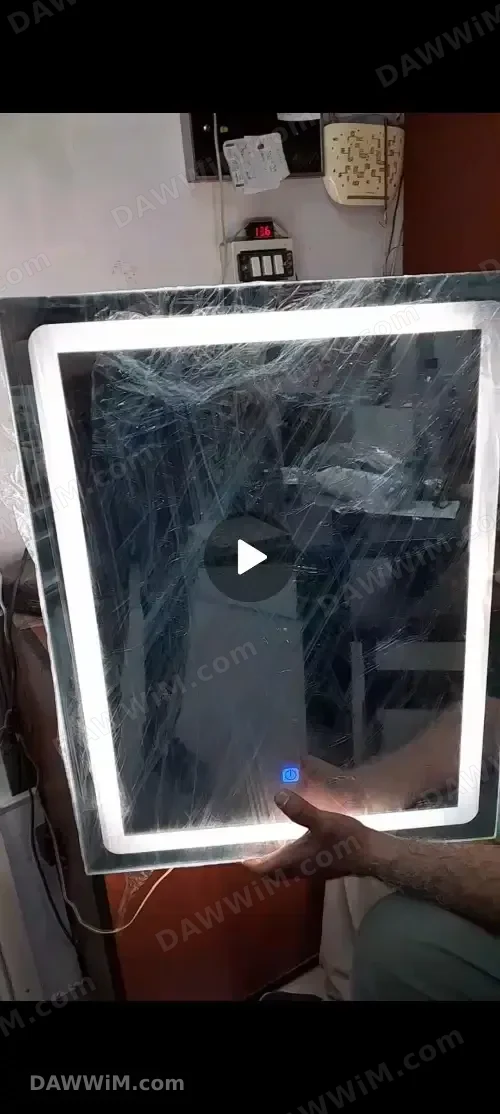 مراية مضيئة مع زخرفة و3 وضعيات إضاءة