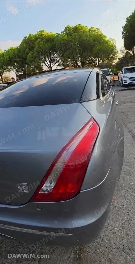 جاغوار XJ موديل 2012 مستعملة للبيع