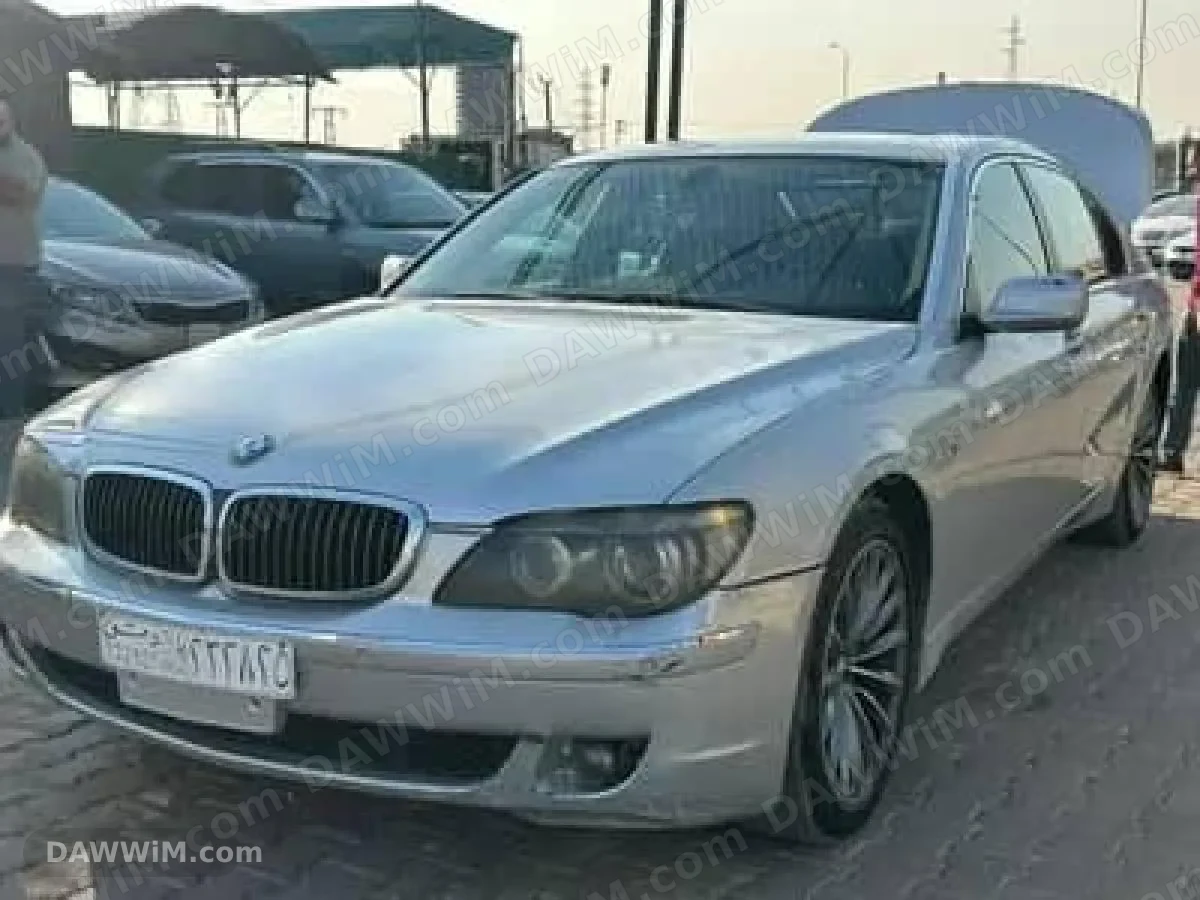 سيارة بي إم دبليو 730Li موديل 2004 للبيع