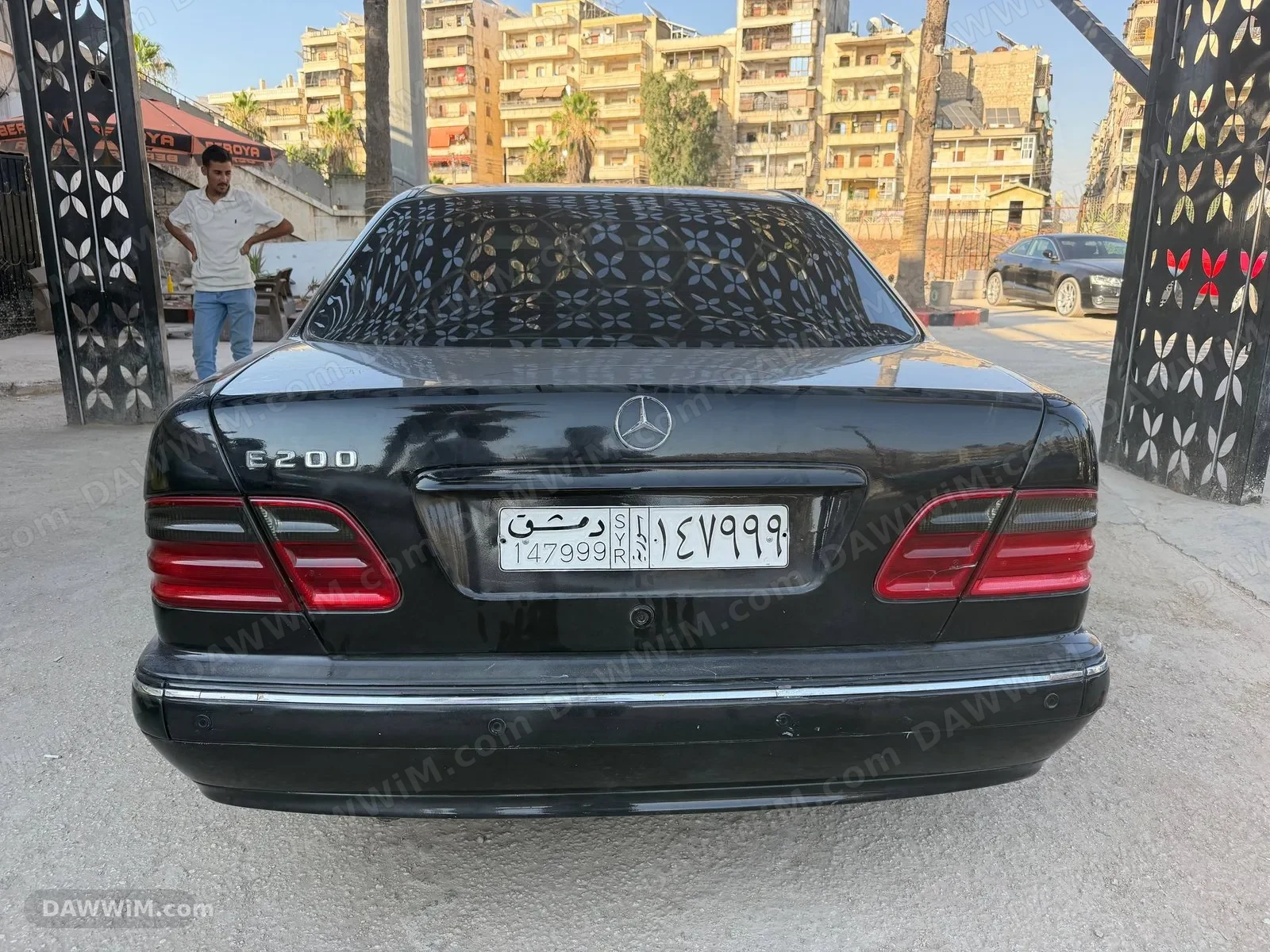 مرسيدس E200 موديل 2001
