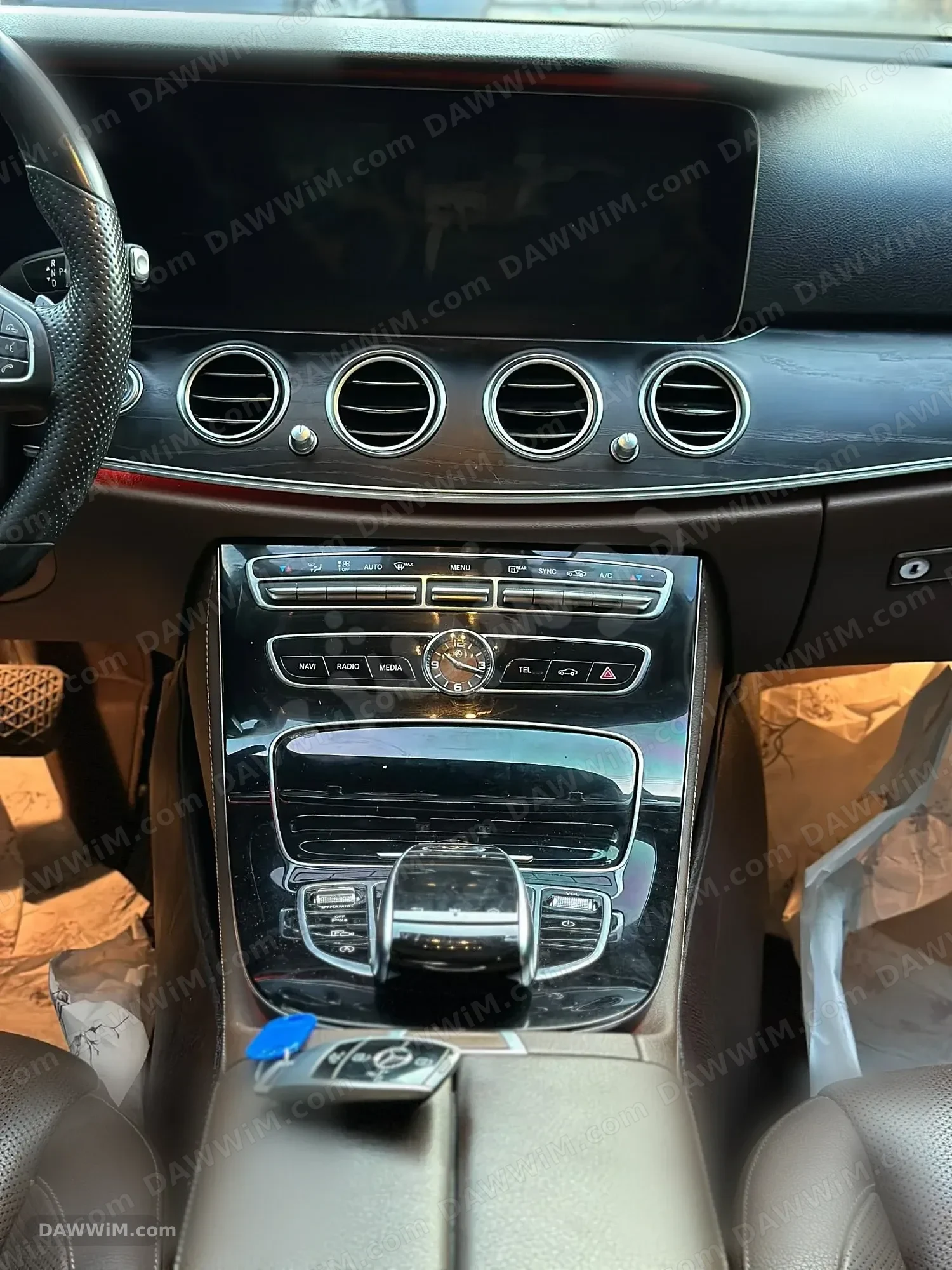 مرسيدس بنز E300 موديل 2018 للبيع