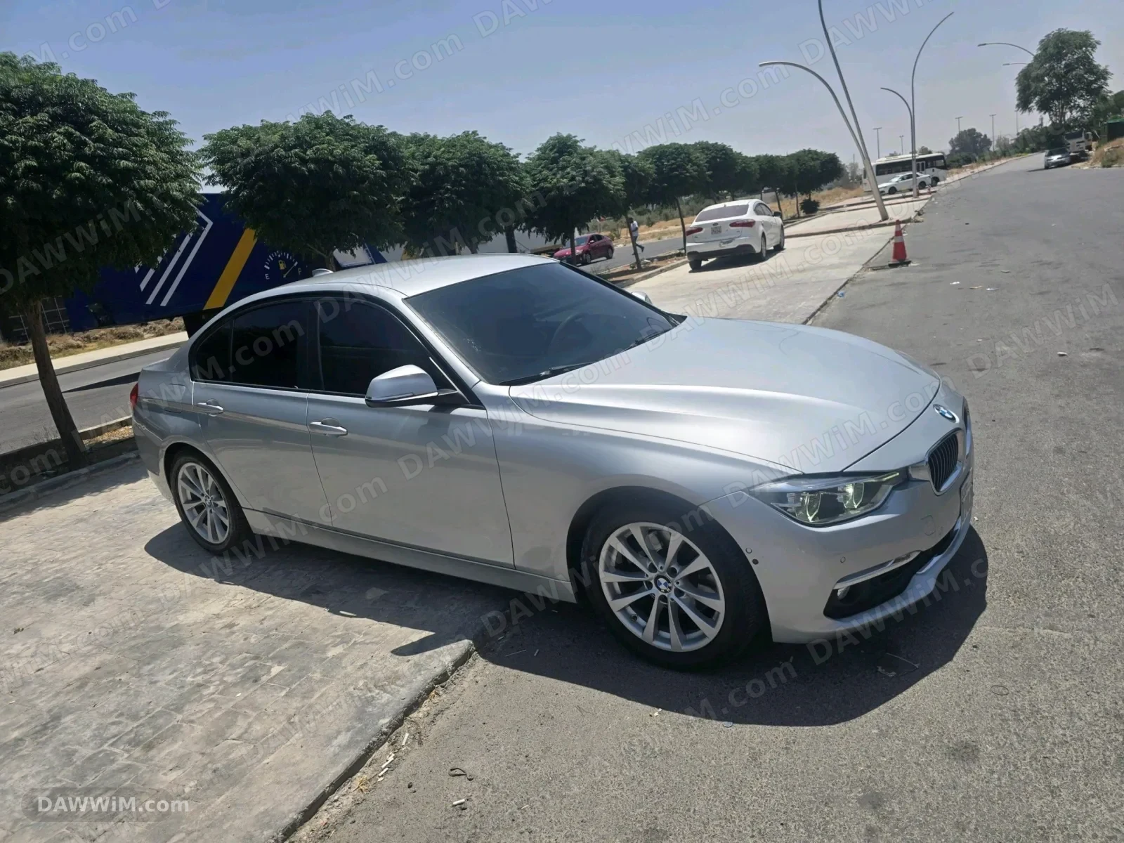 سيارة بي إم دبليو BMW 320 موديل 2017 مستعملة للبيع